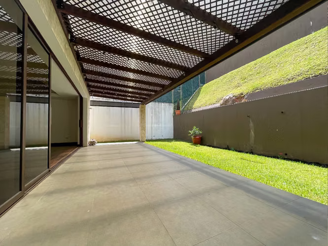 Casa en venta | Lomas de San Isidro Zona 16 | 4 habitaciones + jardín - Imagen 4