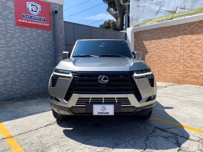 Lexus GX550 de Agencia Modelo 2025