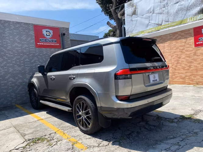 Lexus GX550 de Agencia Modelo 2025