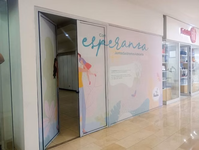 Local en Renta / Venta en Centro Comercial en Zona 10