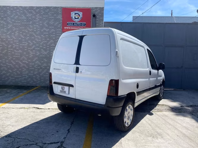 Peugeot Partner 190C Panel Mecánica de Agencia Modelo 2005