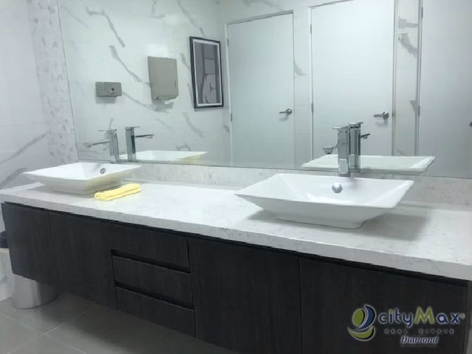 Oficina de 7.90m en Renta Distrito de Negocios Zona 16