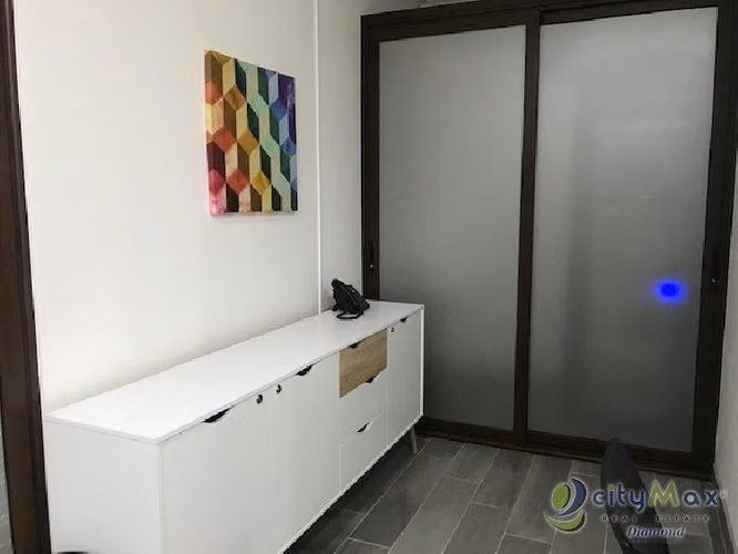 Oficina de 7.90m en Renta Distrito de Negocios Zona 16