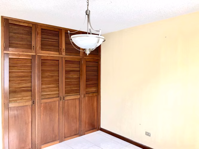 CASA EN VENTA EN CARRETERA A EL SALVADOR KM 14.5 Condominio Santa Bárbara II