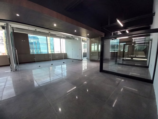 Oficina en renta y venta en Europlaza, Zona 14, Torre IV, Ciudad de Guatemala
