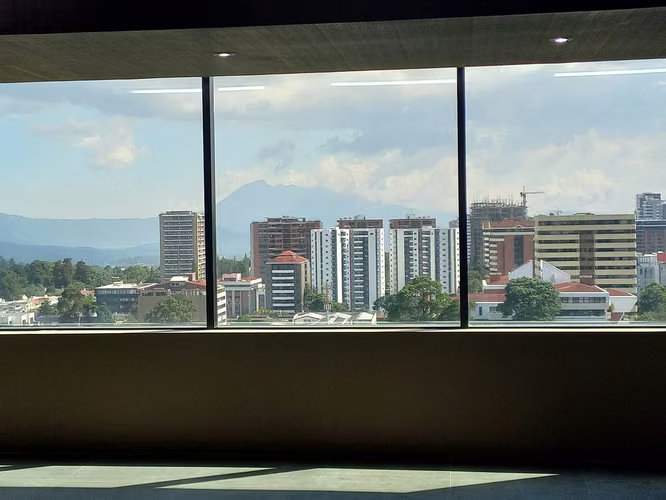Oficina en renta y venta en Europlaza, Zona 14, Torre IV, Ciudad de Guatemala