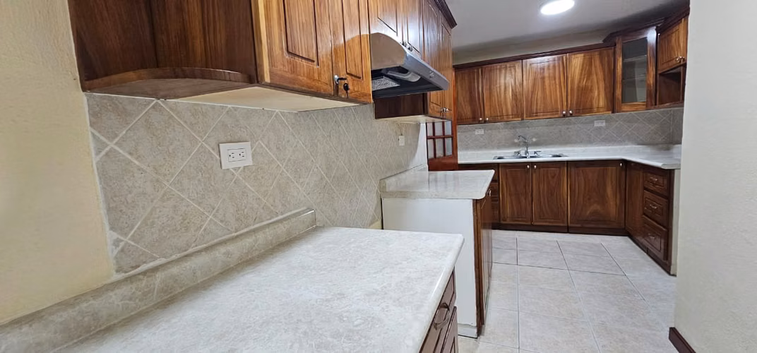 Casa en venta zona 14