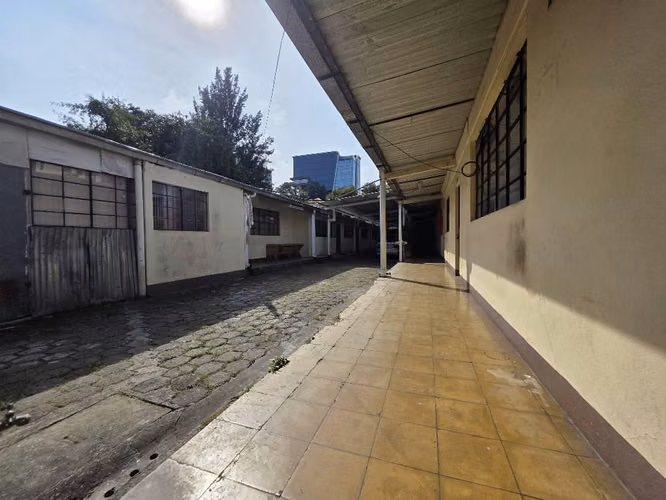 Z.10 VENDO TERRENO 1623.52v² EN ZONA VIVA USD2,300,000