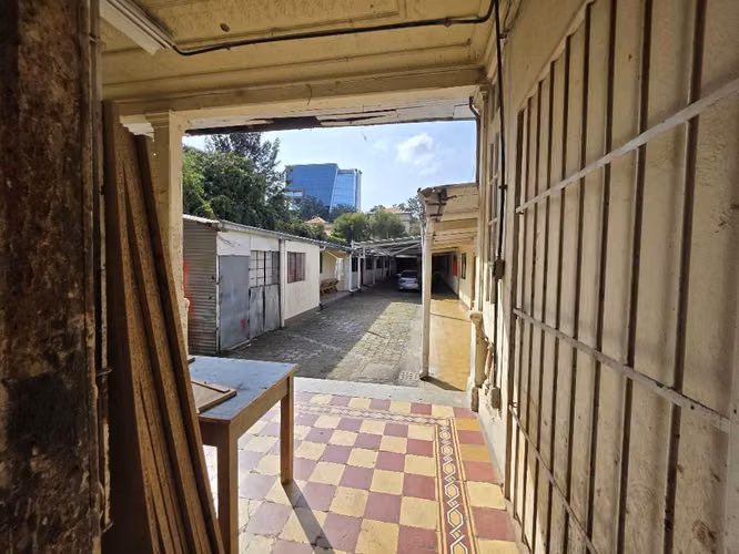 Z.10 VENDO TERRENO 1623.52v² EN ZONA VIVA USD2,300,000