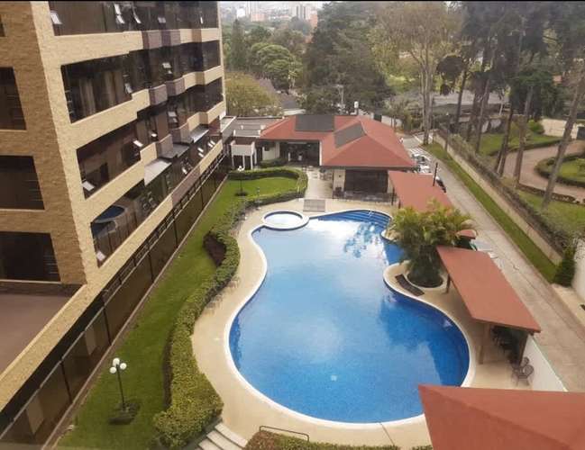 Apartamento en alquiler en Edificio Milenia zona 10 - Imagen 2