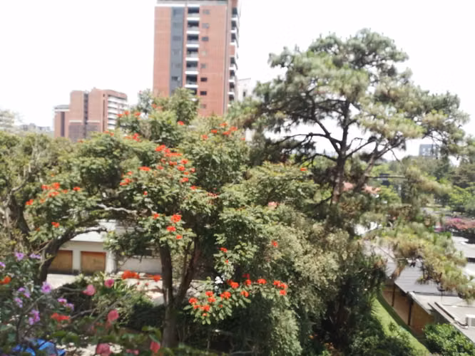 Amplio apartamento en venta en zona 14