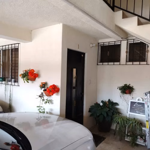 Venta Casa grande con apartamentos en zona 12
