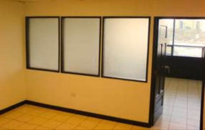 Oficina en Venta/Renta Centro Empresarial Zona 10