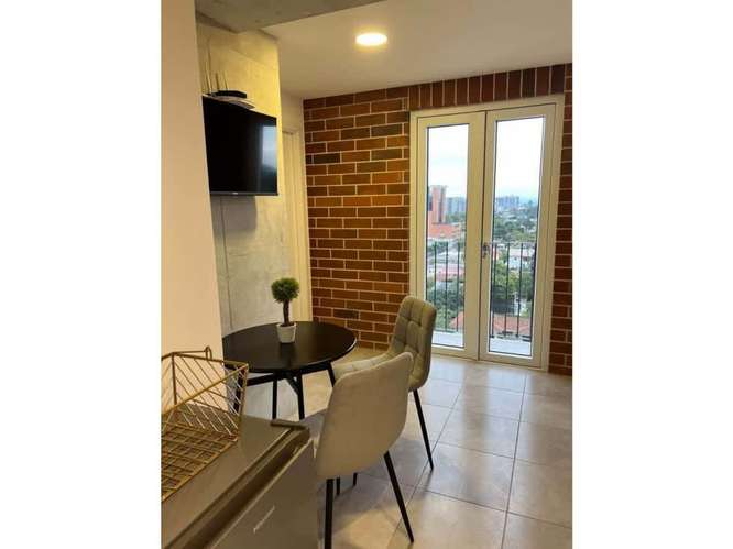 Apartamento Amueblado en Venta Zona 10 - Imagen 2