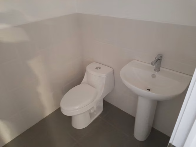 Venta de oficina en Edificio Ascend Zona 9 sobre la Montúfar