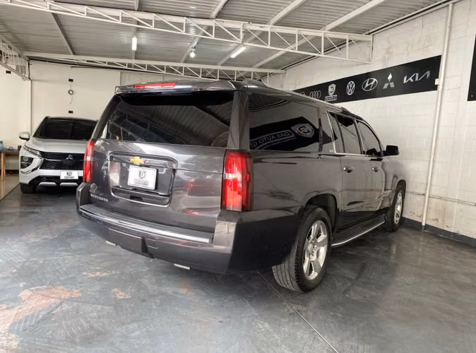Chevrolet Suburban LTZ de Agencia Modelo 2015 Blindaje 3 Plus