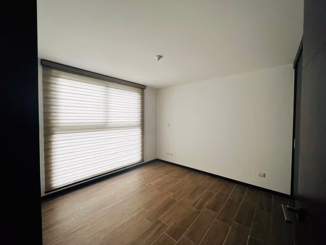 Amplio y moderno apartamento en renta en el edificio mas bonito de  zona 14 La Villa! - Imagen 4