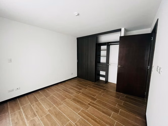 Amplio y moderno apartamento en renta en el edificio mas bonito de  zona 14 La Villa! - Imagen 6