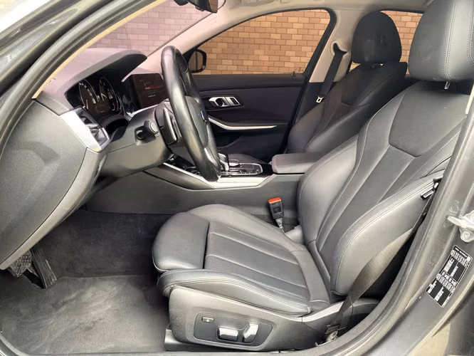 BMW 330i de Agencia Modelo 2020