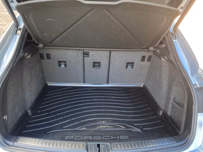 Porsche Macan de Agencia Modelo 2018