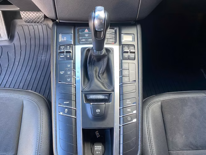 Porsche Macan de Agencia Modelo 2018