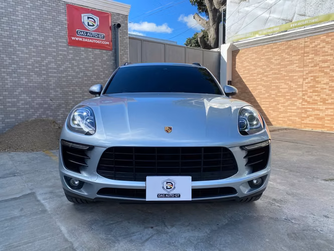 Porsche Macan de Agencia Modelo 2018