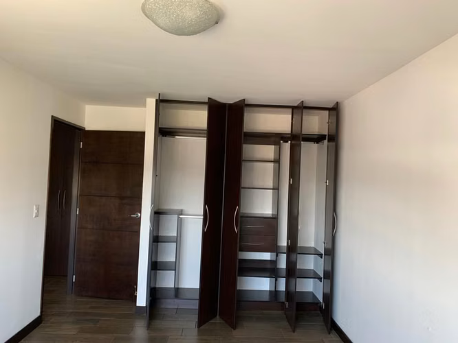 Apartamento en alquiler zona 14