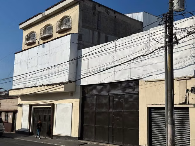 Edificio en renta en Castillo Lara Zona 7