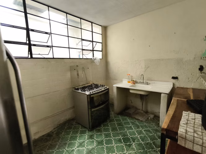 CASA EN VENTA PARA REMODELAR– ZONA 2, BARRIO MODERNO