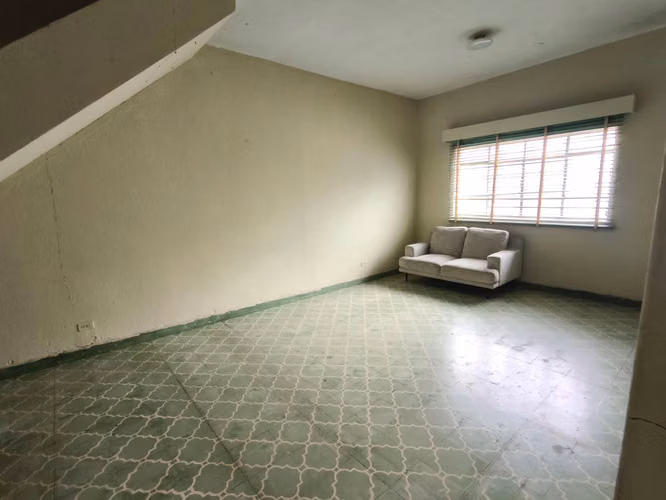 CASA EN VENTA PARA REMODELAR– ZONA 2, BARRIO MODERNO
