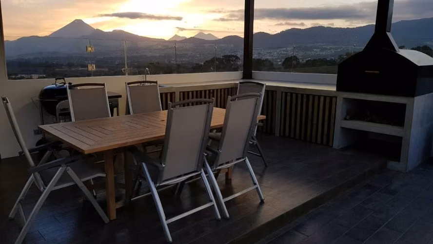 Vendo Apartamento de 3 dormitorios 2 baños 2 parqueos zona 11 VISTAS DE LAS CHARCAS
