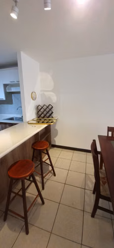 Bonito apto en alquiler en zona 14 - Imagen 3
