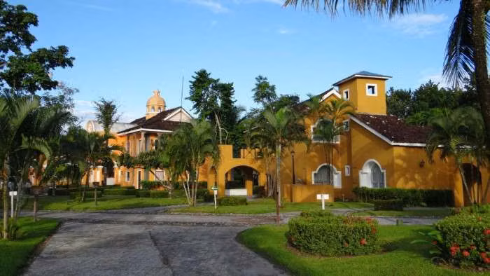 CASA EN VENTA Y RENTA EN AMATIQUE BAY