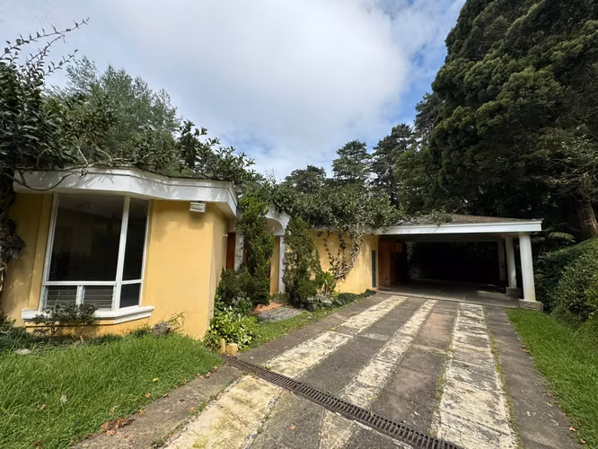Casa con amplio terreno en venta en CAES ideal para desarrollo de condominio o vivienda. - Imagen 12