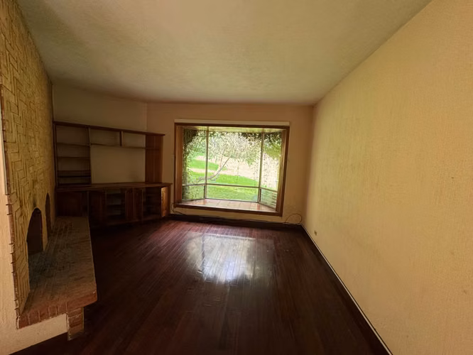 Casa con amplio terreno en venta en CAES ideal para desarrollo de condominio o vivienda. - Imagen 5