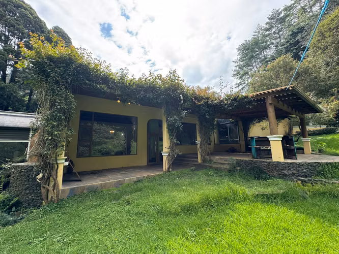 Casa con amplio terreno en venta en CAES ideal para desarrollo de condominio o vivienda. - Imagen 16