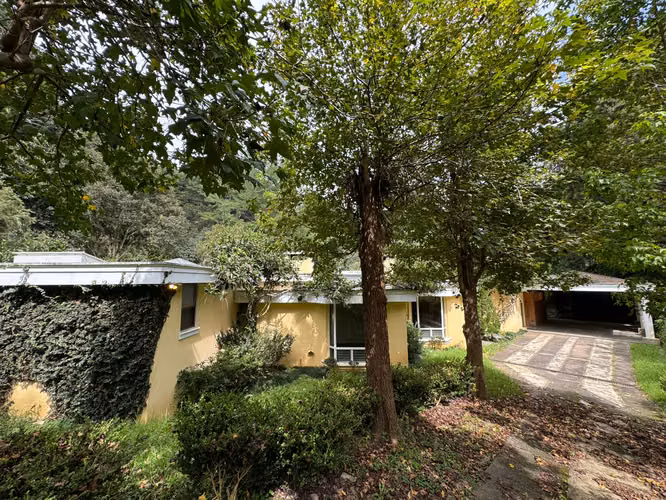 Casa con amplio terreno en venta en CAES ideal para desarrollo de condominio o vivienda. - Imagen 10