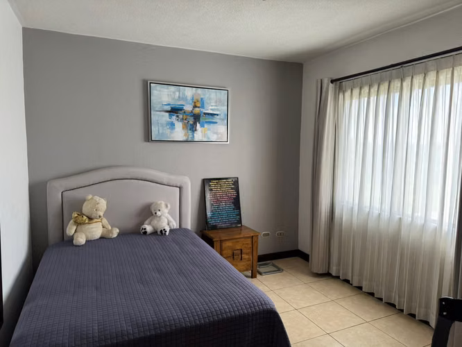 Zona 16 casa en venta Portal de San Isidro
