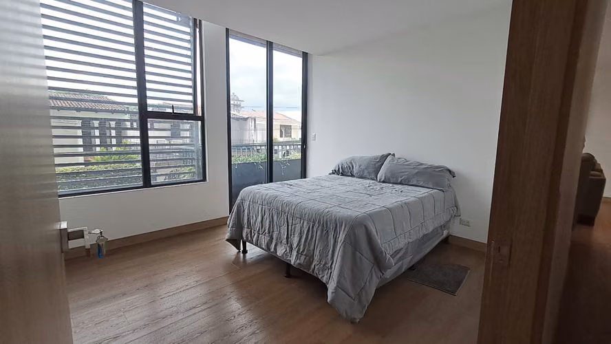 Zona 15 / Trivá / 2 Dormitorios