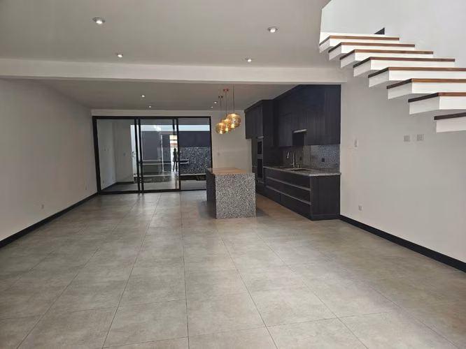 Casa en venta zona 16
