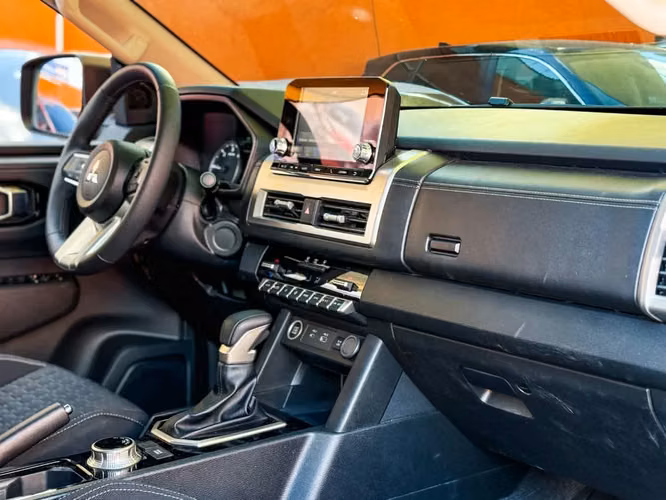 MITSUBISHI L200 DE AGENCIA 2026