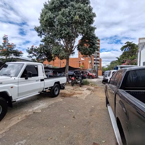 ZONA 14 TERRENO COMERCIAL EN VENTA - Miniatura 2
