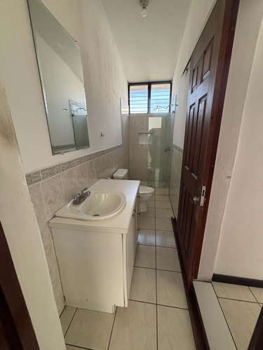  ¡INVERSIÓN GARANTIZADA! Casa en Venta Zona 14 (Generando Renta)