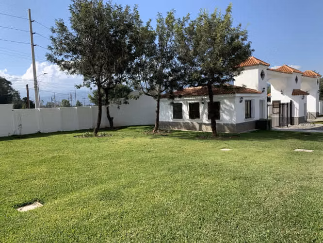 Se vende terreno en Residencial Los Apostoles- Antigua Guatemala