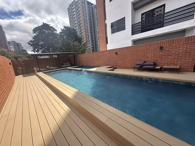 Zona 10 Edificio Neo 2 penthouse dos niveles en venta