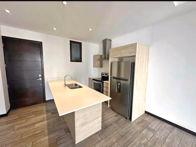 ZONA 16 LIRIOS DE CAYALA 1  VENTA DE APARTAMENTO