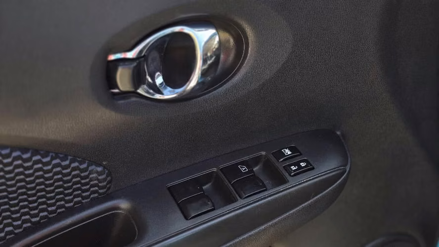 NISSAN VERSA NOTE