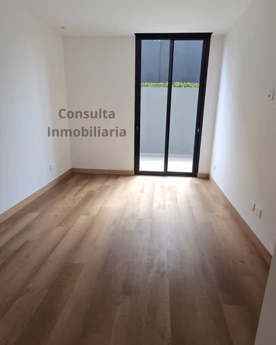 Zona 15/ Tomus / Primer nivel con jardín.