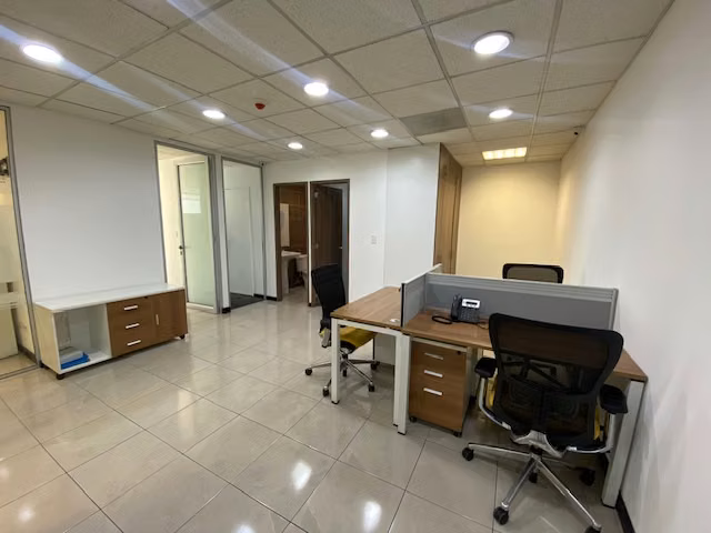 Oficina Amueblada en Venta Zona 10 CODIGO.CO35896