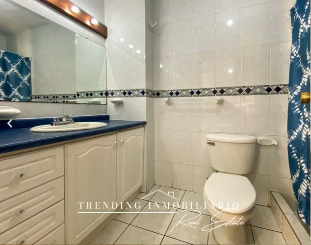 Apartamento en Alquiler en Edificio La Montaña Zona 16 con un Dormitorio y un Parqueo